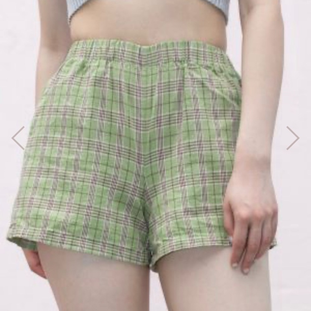 NWT GREEN BRANDY MELVILLE LOGAN SHORTS